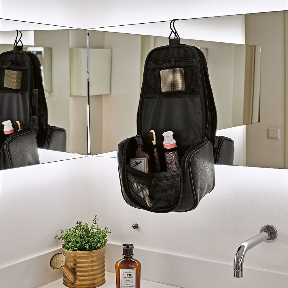 Picture of Shanghai Hanging Toiletry Bag 5L rPU with handle and hook